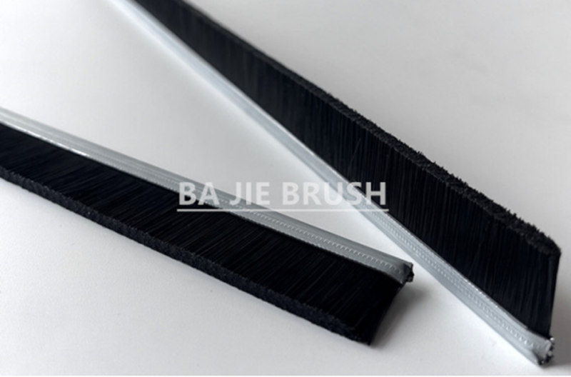 Polypropylene Strip Brush with Black PP Bristles Polypropylene strip brush with black PP bristles