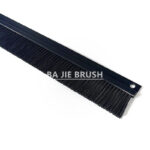 Rigid H profile lath brush for rack cabinet sealing