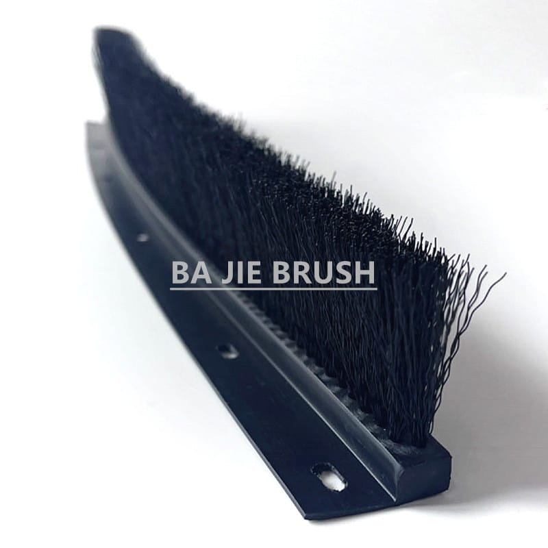 Flexible TPE/TPV brush seal with nylon bristles for agricultural machinery