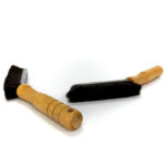 Horsehair thread compound brush with curved strip brush head