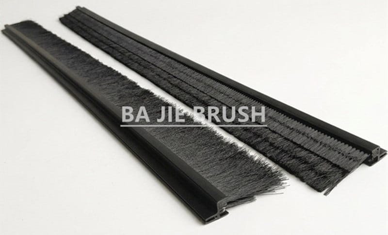 Left-hand and right-hand cabinet brush strips with four staggered bristle rows